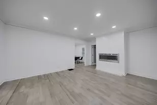 593 Lynnhaven Dr SW, Atlanta, GA 30310 - Photo 2