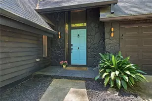 240 Summerfield Dr, Alpharetta, GA 30022 - Photo 2