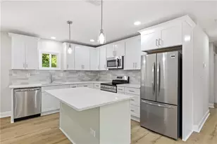 353 Roxbury Dr, Riverdale, GA 30274 - Photo 2