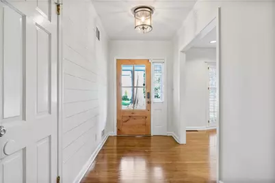 2509 Sharondale Drive NE, Atlanta, GA 30305 - Photo 2
