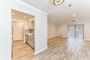 300 Johnson Ferry Rd, Sandy Springs, GA 30328 - Photo 8