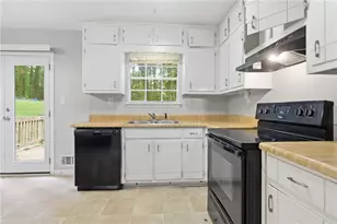 5516 Liberty Rd, Union City, GA 30291 - Photo 16
