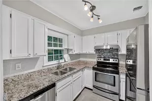 226 High Creek Dr, Roswell, GA 30076 - Photo 10