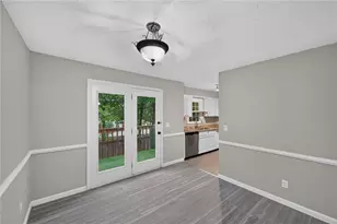 226 High Creek Dr, Roswell, GA 30076 - Photo 18