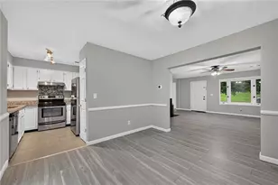 226 High Creek Dr, Roswell, GA 30076 - Photo 8