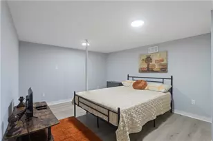 537 W Lake Ave NW, Atlanta, GA 30318 - Photo 22