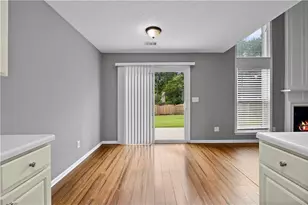 320 Treyford Ct, Johns Creek, GA 30005 - Photo 10