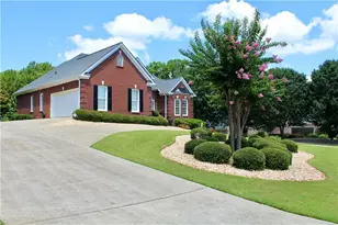 628 Wellington Dr, Winder, GA 30680 - Photo 4