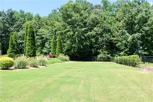 628 Wellington Dr, Winder, GA 30680 - Photo 8