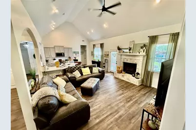 207 Legacy Park Drive, Perry, GA 31069 - Photo 6