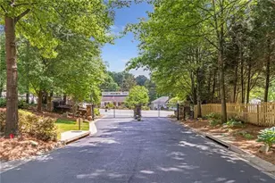 2690 Derby Walk NE, Atlanta, GA 30319 - Photo 34