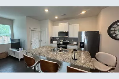 5717 Union Pointe Drive, Union City, GA 30291 - Photo 8