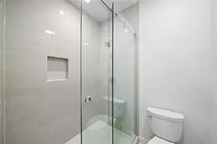 383 Peachtree Ave NE, Atlanta, GA 30305 - Photo 46