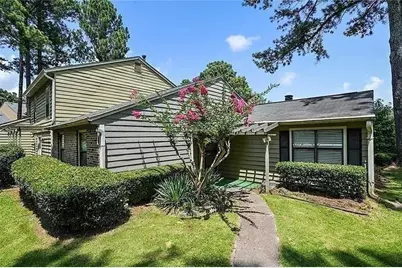 76 Sandalwood Circle, Lawrenceville, GA 30046 - Photo 2