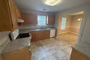 505 Village Cir, Stockbridge, GA 30281 - Photo 10