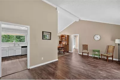 9640 Pine Thicket Way, Roswell, GA 30075 - Photo 4