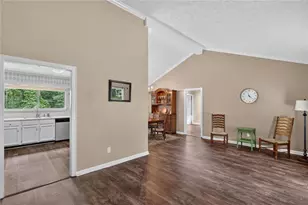 9640 Pine Thicket Way, Roswell, GA 30075 - Photo 4