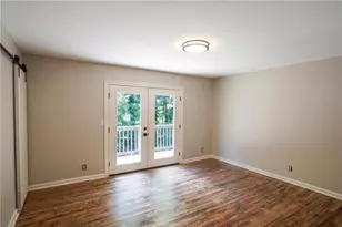 323 Hill Crest Cir, Woodstock, GA 30188 - Photo 18