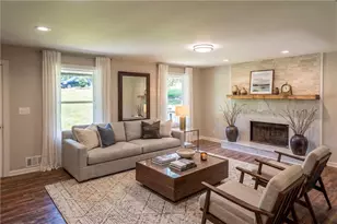 323 Hill Crest Cir, Woodstock, GA 30188 - Photo 8