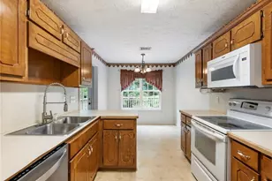 212 Cobblestone Ln, McDonough, GA 30252 - Photo 10