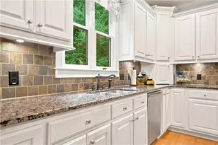 135 Laurel Ridge Dr, Alpharetta, GA 30004 - Photo 18