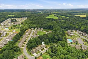 896 Brighton Park Cir, Hoschton, GA 30548 - Photo 4
