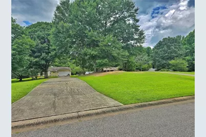 120 Aspen Lake Drive, Newnan, GA 30263 - Photo 2