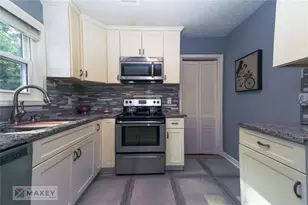 2674 Sardis Dr, Buford, GA 30519 - Photo 20