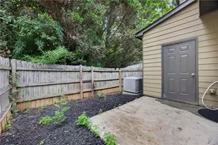 1406 Bayrose Cir, East Point, GA 30344 - Photo 26