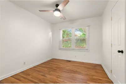 220 Woods Drive  NE, Marietta, GA 30060 - Photo 22