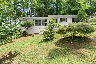 220 Woods Drive  NE, Marietta, GA 30060 - Photo 4