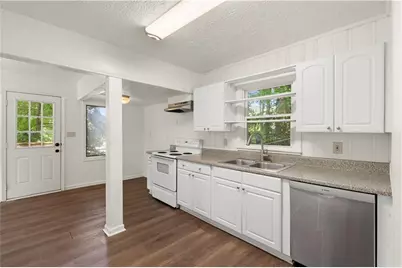 220 Woods Drive  NE, Marietta, GA 30060 - Photo 14