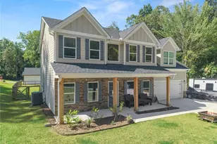 272 Cherry St, Cornelia, GA 30531 - Photo 2