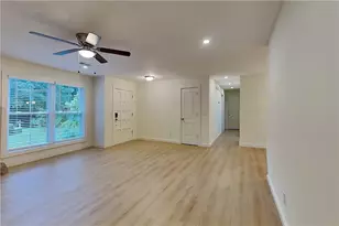1402 Mountain Overlook Ct, Marietta, GA 30066 - Photo 4