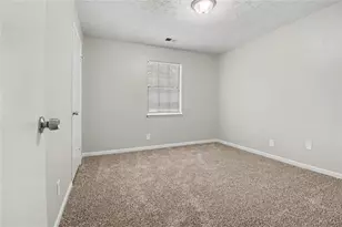 5487 Hall Cir, Union City, GA 30291 - Photo 14