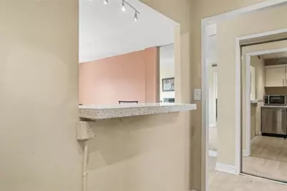 2285 Peachtree Road NE #909, Atlanta, GA 30309 - Photo 2