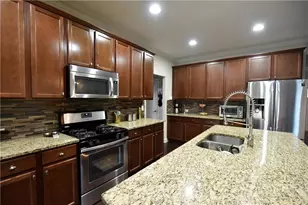 1805 Kingsbridge Ct, Suwanee, GA 30024 - Photo 4