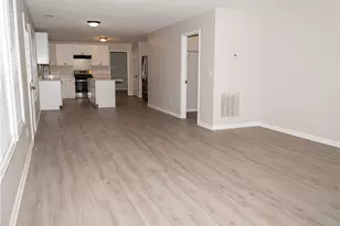 1860 Pinehurst View Dr, Grayson, GA 30017 - Photo 10