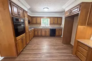 4379 Inns Brook Dr, Snellville, GA 30039 - Photo 2