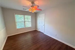 644 Laurel Wood Dr SW, Marietta, GA 30064 - Photo 4