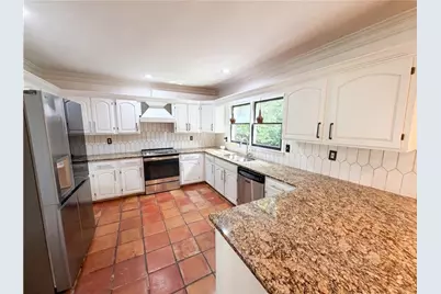 644 Laurel Wood Drive SW, Marietta, GA 30064 - Photo 2