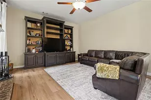 1001 City Market St, Hoschton, GA 30548 - Photo 10