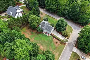 1001 City Market St, Hoschton, GA 30548 - Photo 36