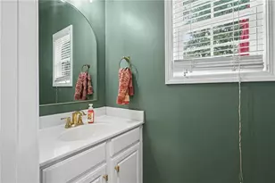 1001 City Market St, Hoschton, GA 30548 - Photo 18