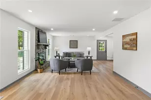 978 Hilltop Ct, Lawrenceville, GA 30045 - Photo 6