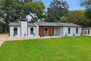 978 Hilltop Ct, Lawrenceville, GA 30045 - Photo 2