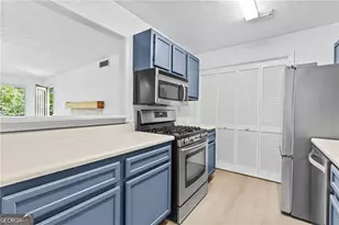 204 Berkeley Woods Dr, Duluth, GA 30096 - Photo 6