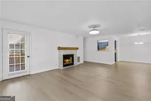 204 Berkeley Woods Dr, Duluth, GA 30096 - Photo 2