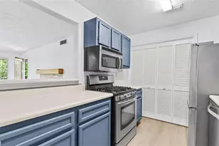 204 Berkeley Woods Dr, Duluth, GA 30096 - Photo 8