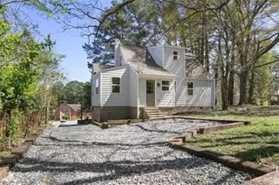 2561 Sylvan Rd, East Point, GA 30344 - Photo 2